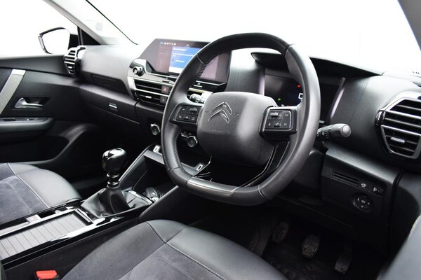 Used Citroen C4 2023 for sale - 76322335: Photo 2