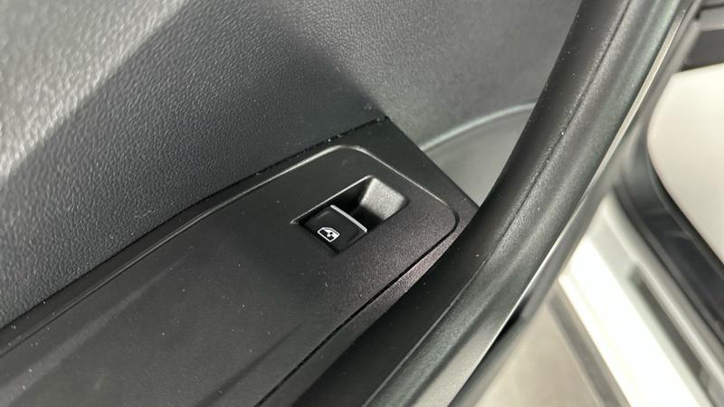 Used Volkswagen T-Roc 2019 for sale - 76625330: Photo 32