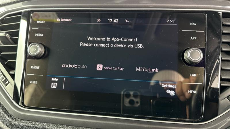 Used Volkswagen T-Roc 2019 for sale - 76625330: Photo 62