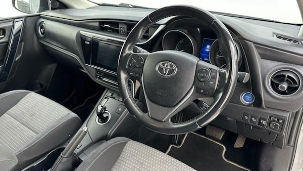 Used Toyota Auris 2018 for sale - 76089622: Photo 2