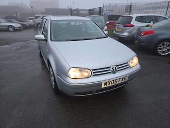Used Volkswagen Golf 2005 for sale - 77240206: Photo