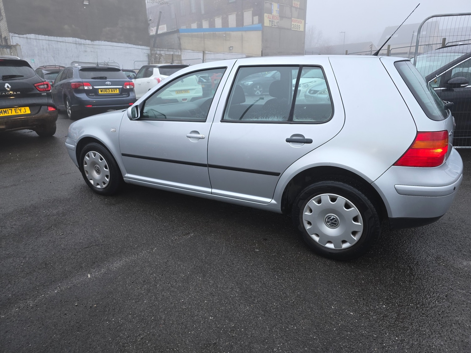 Used Volkswagen Golf 2005 for sale - 77240206: Photo 7