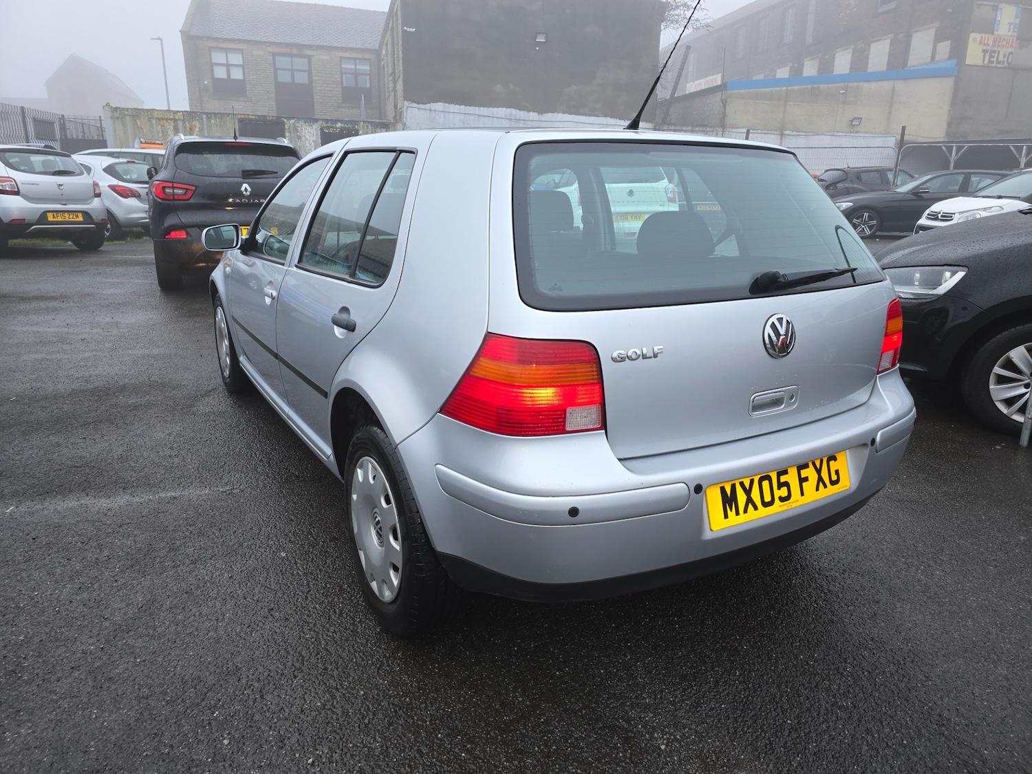 Used Volkswagen Golf 2005 for sale - 77240206: Photo 8
