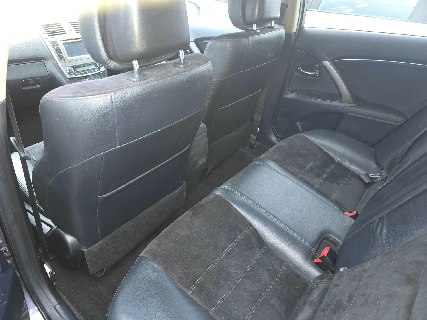 Used Toyota Avensis 2013 for sale - 77318255: Photo 12