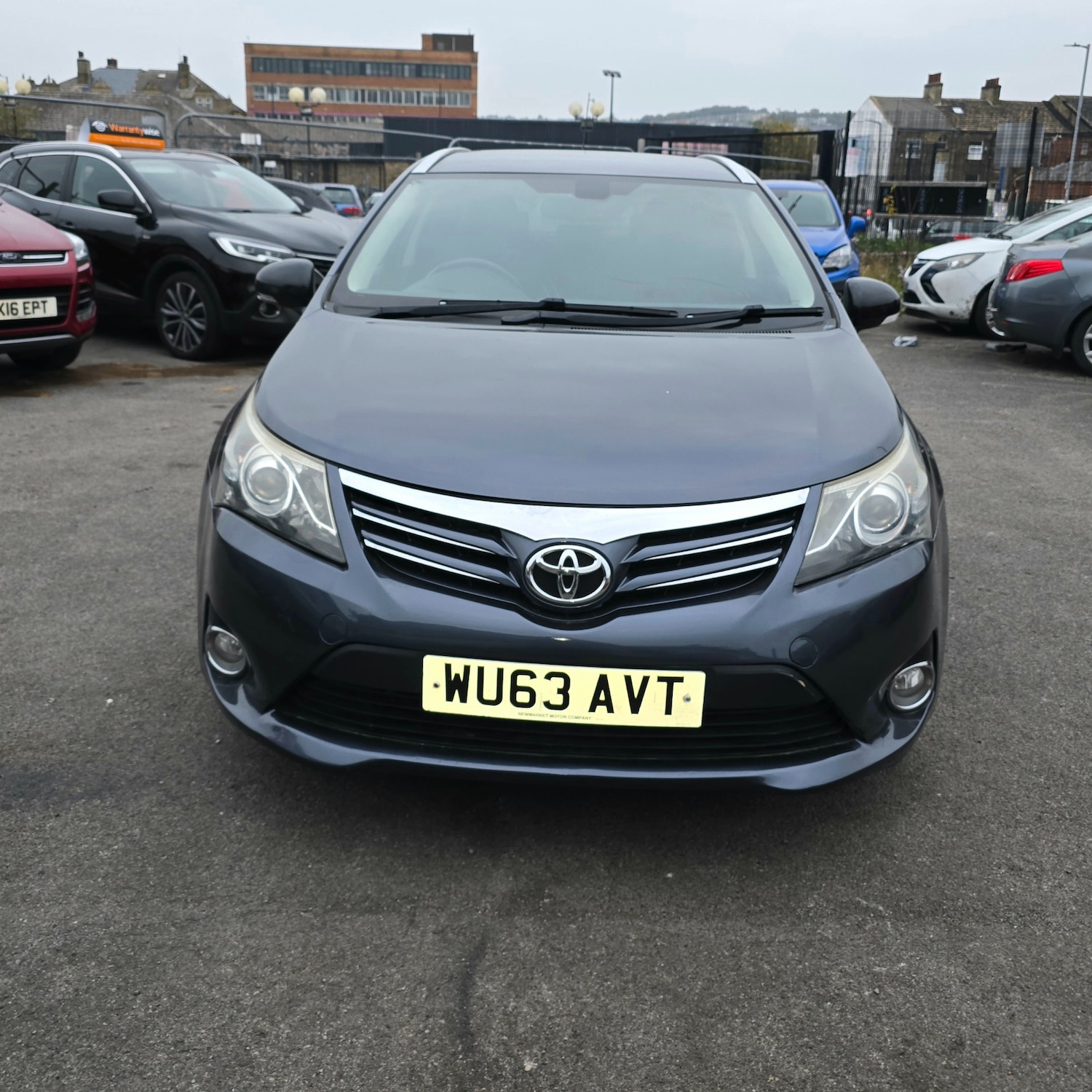 Used Toyota Avensis 2013 for sale - 77318255: Photo 2