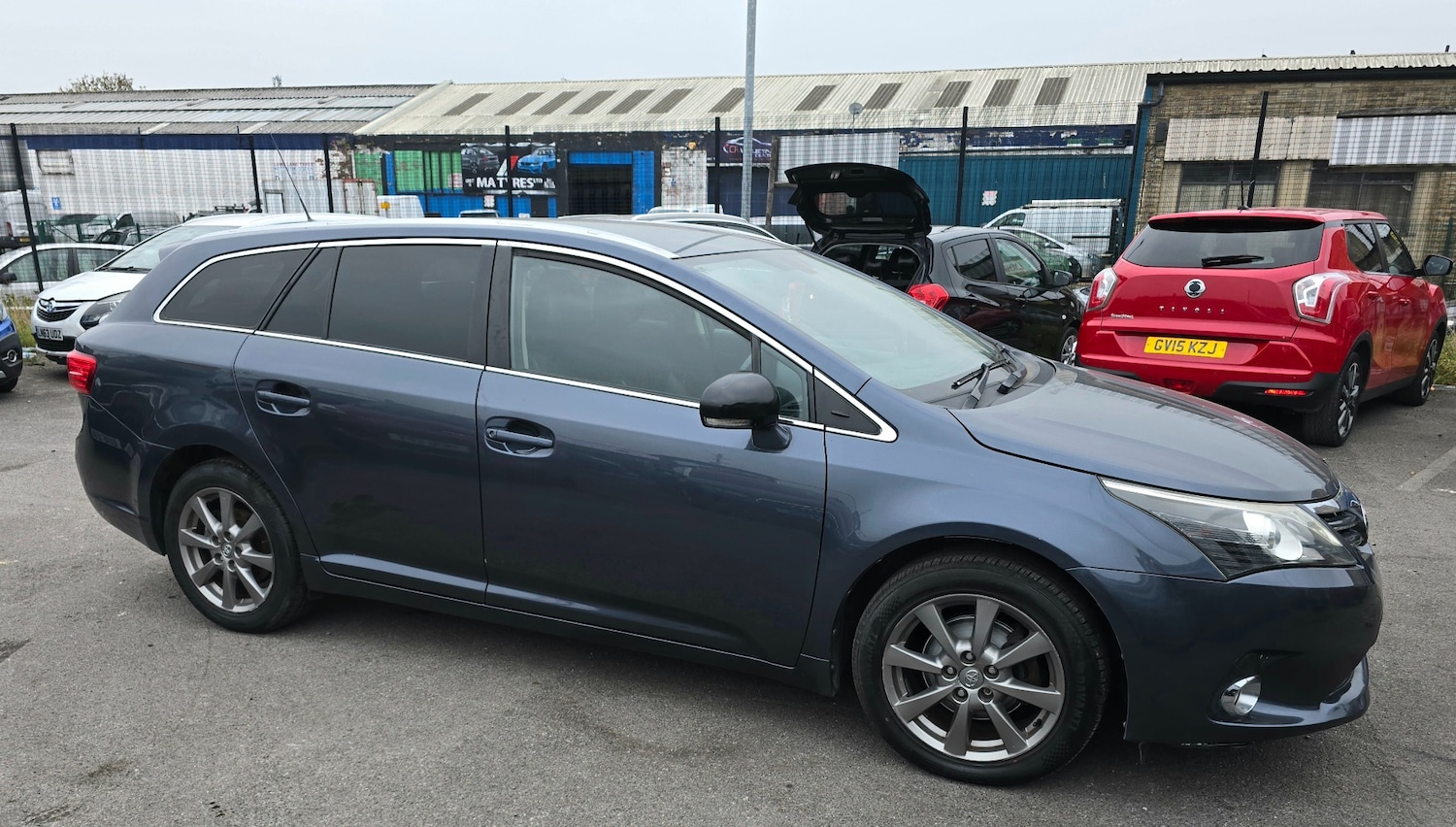 Used Toyota Avensis 2013 for sale - 77318255: Photo 4