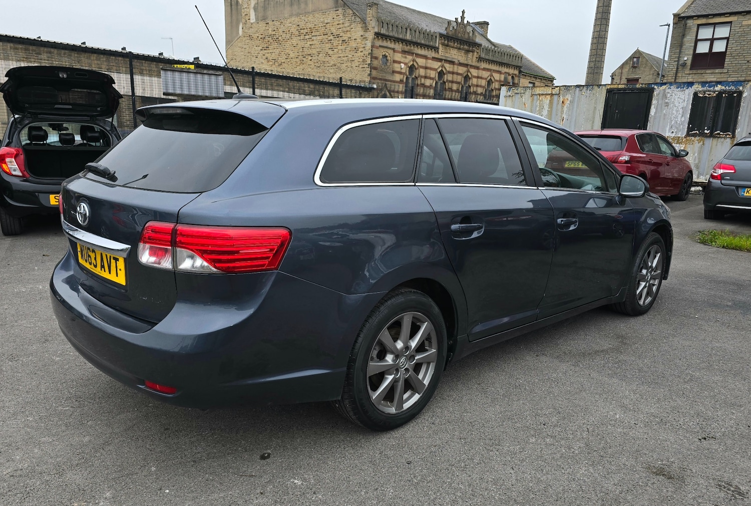 Used Toyota Avensis 2013 for sale - 77318255: Photo 9