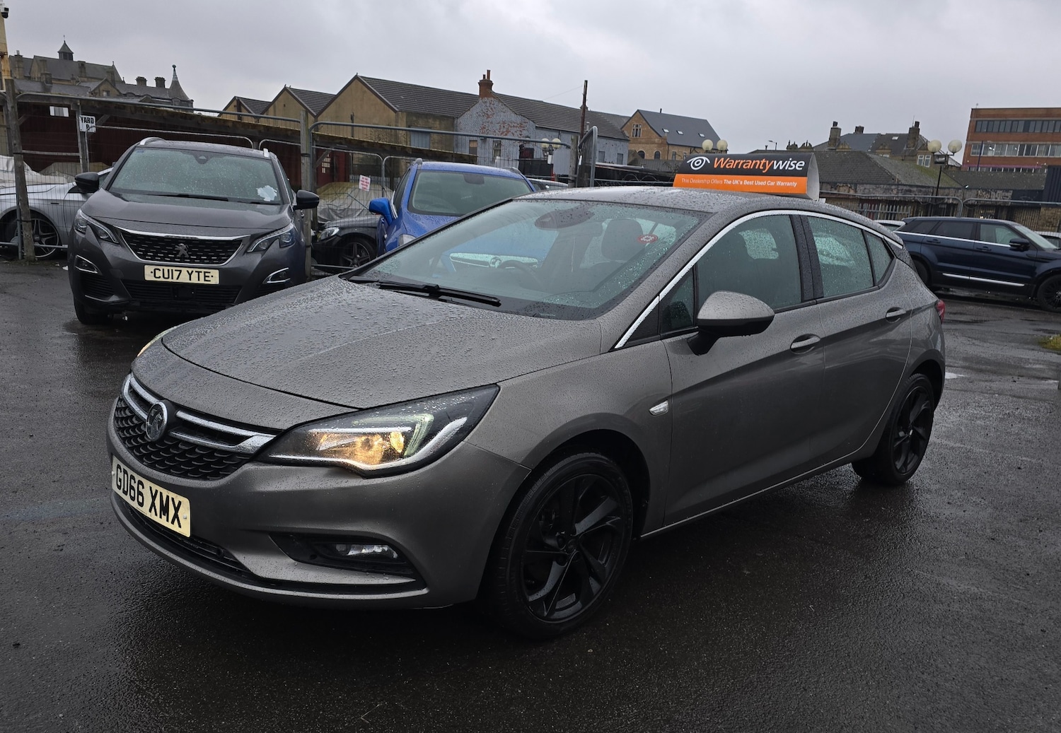 Used Vauxhall Astra 2017 for sale - 76818682: Photo 2