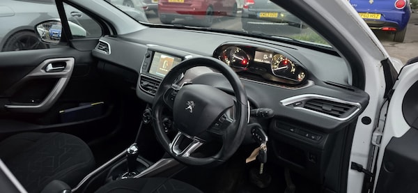 Used Peugeot 2008 2013 for sale - 76281053: Photo 10