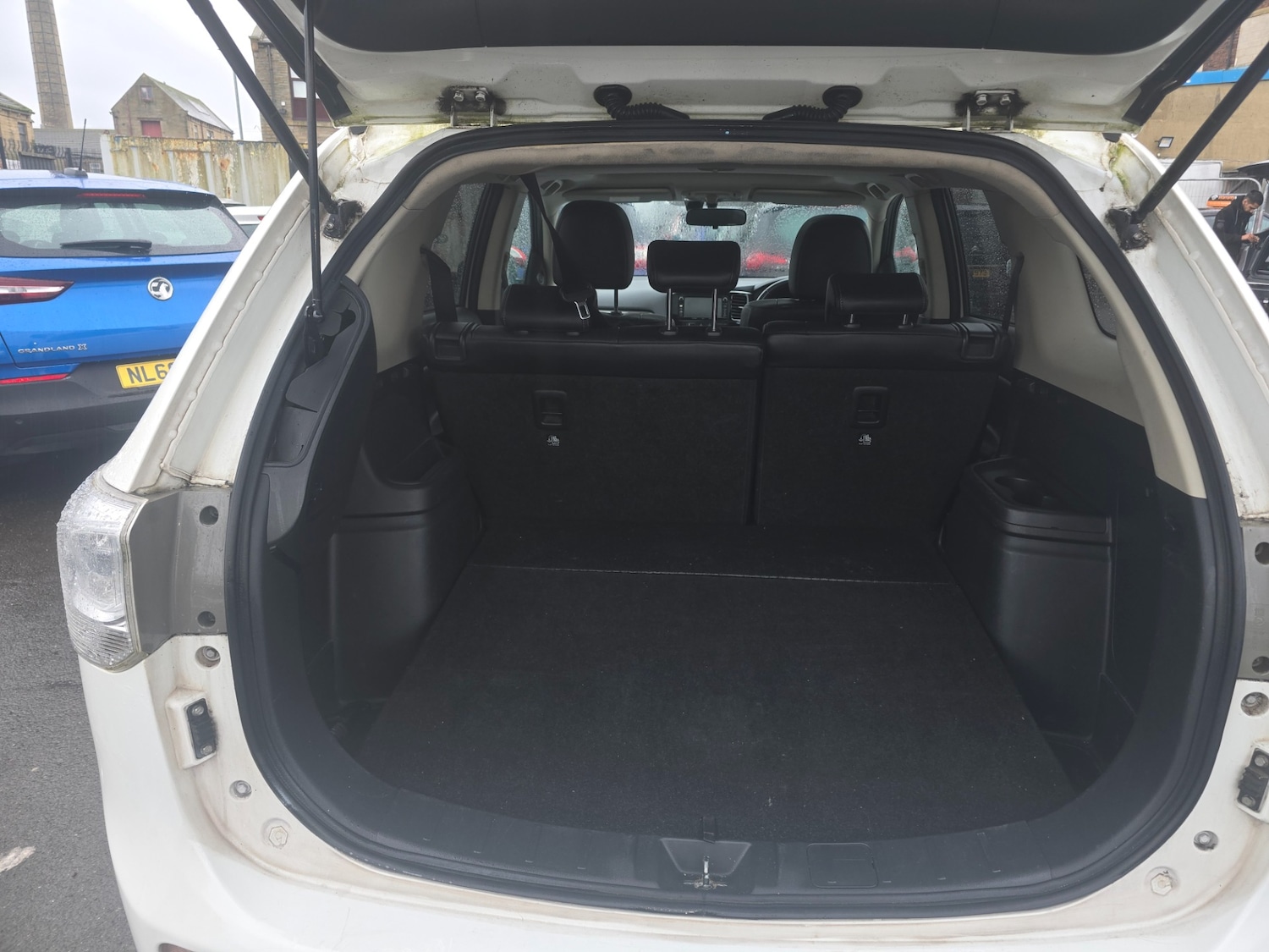 Used Mitsubishi Outlander 2015 for sale - 77635829: Photo 12