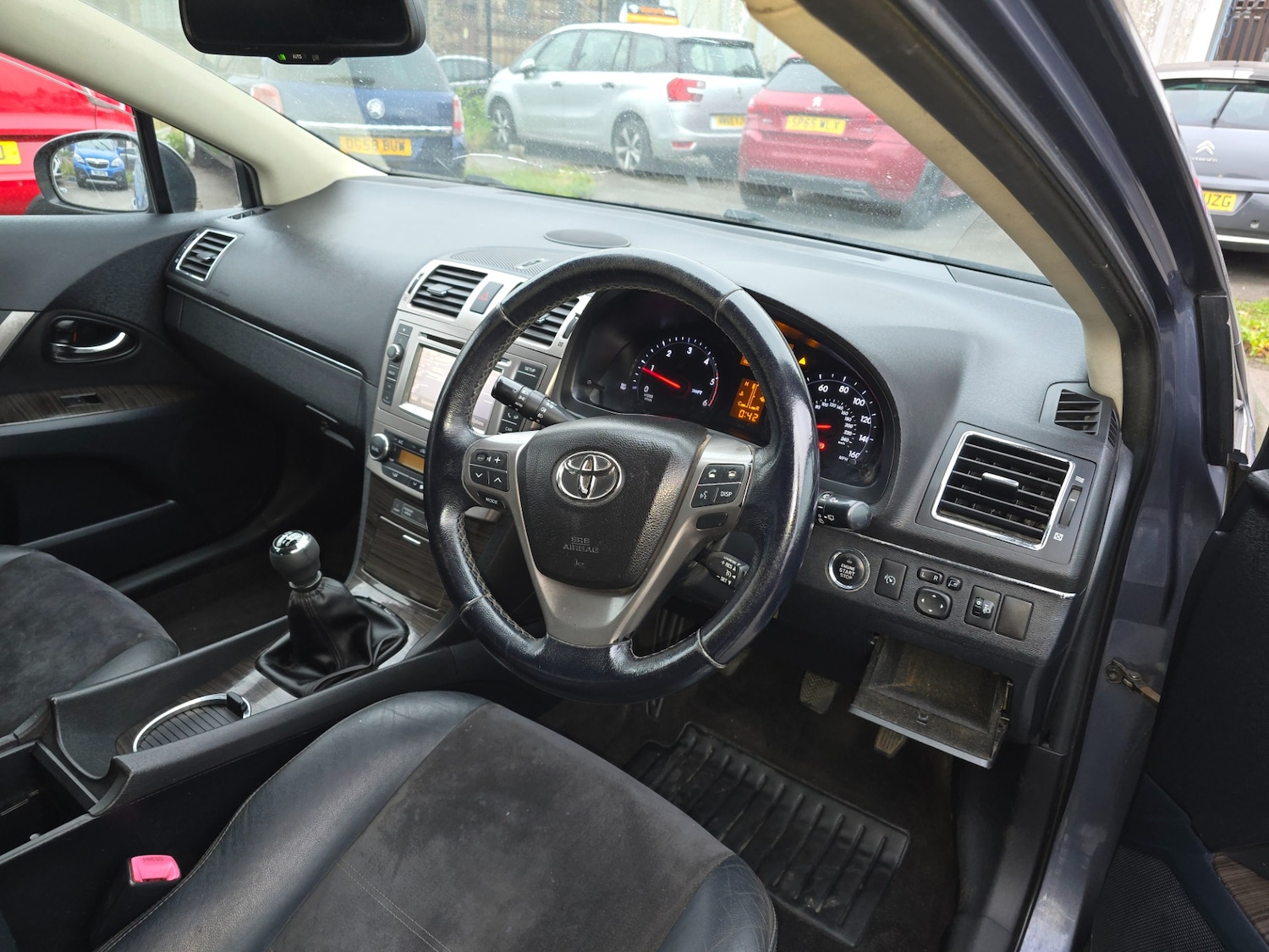 Used Toyota Avensis 2013 for sale - 76305844: Photo 11