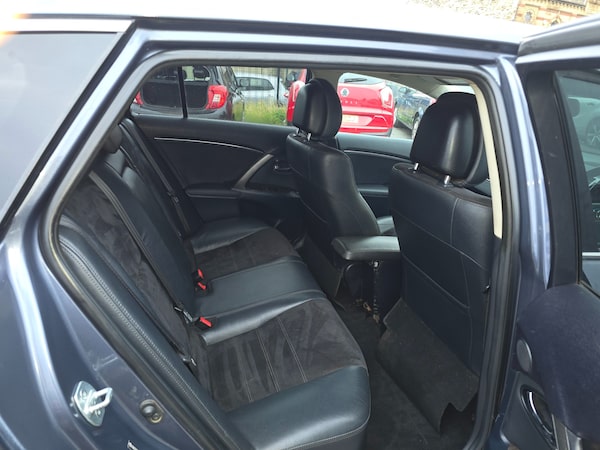 Used Toyota Avensis 2013 for sale - 76305844: Photo 14