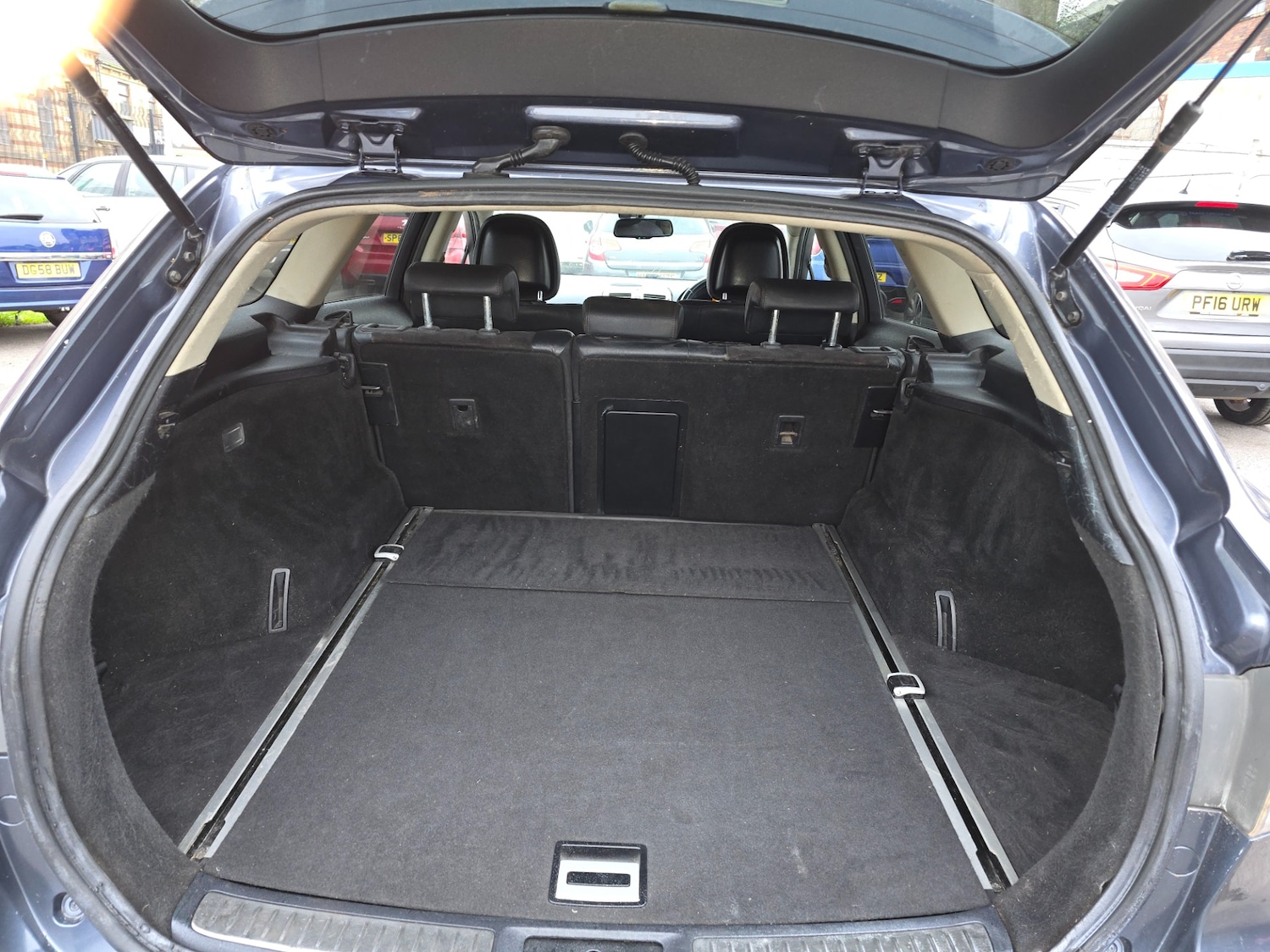 Used Toyota Avensis 2013 for sale - 76305844: Photo 15