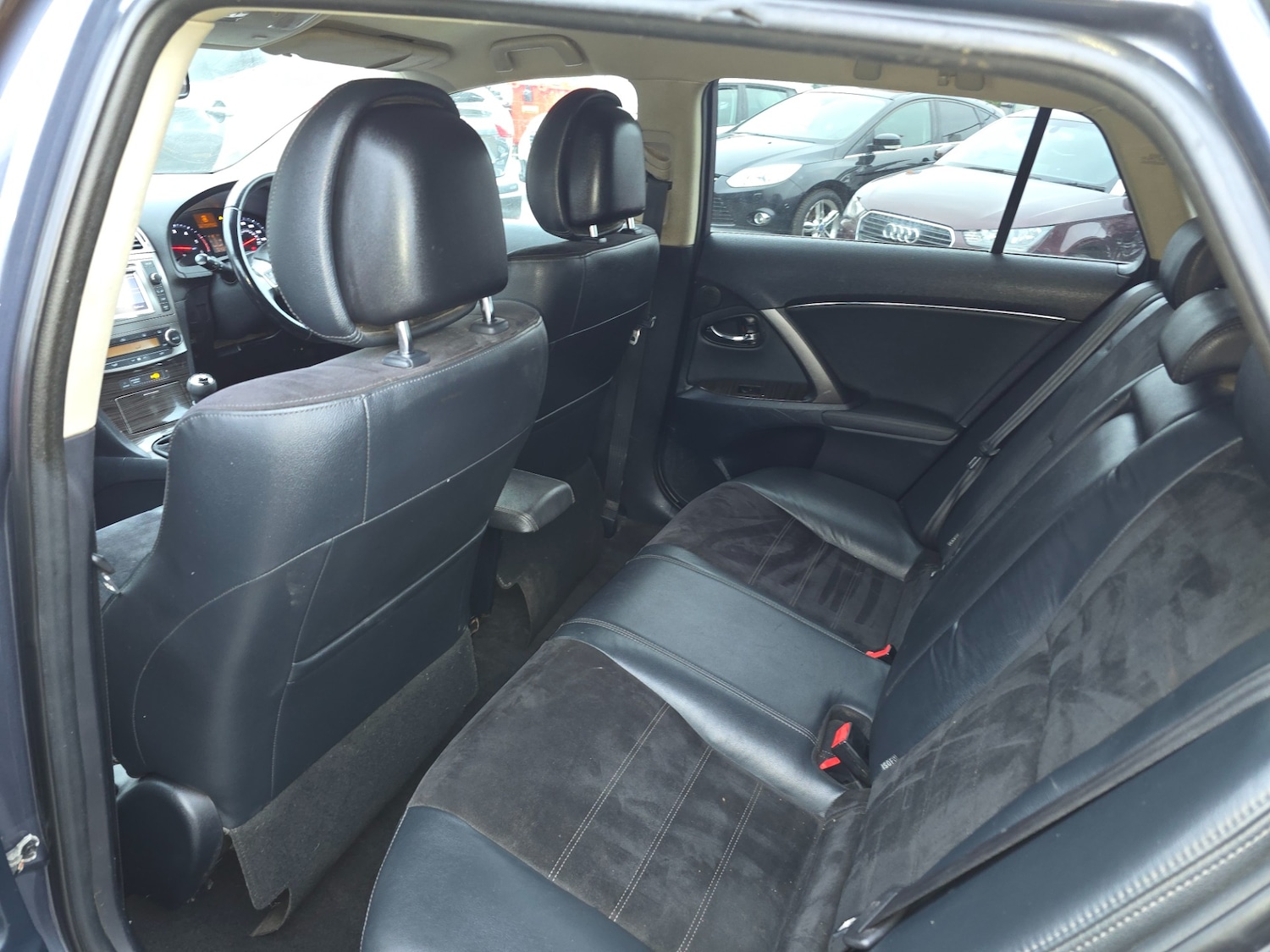 Used Toyota Avensis 2013 for sale - 76305844: Photo 18