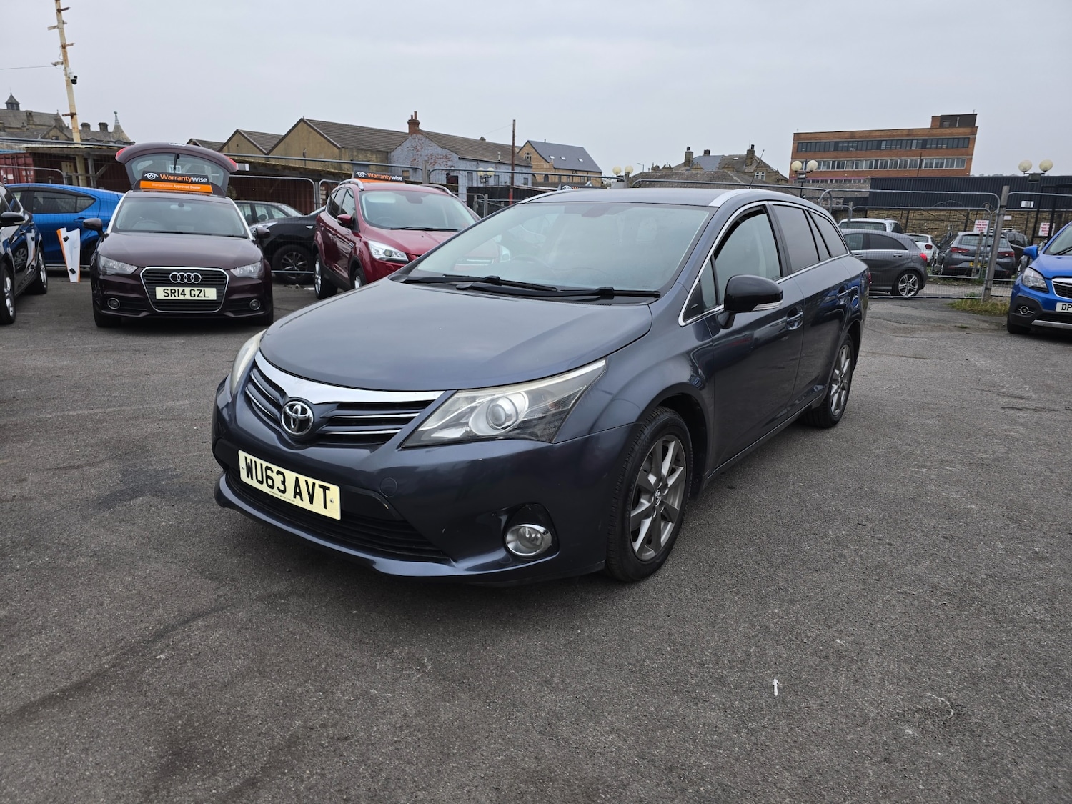 Used Toyota Avensis 2013 for sale - 76305844: Photo 4