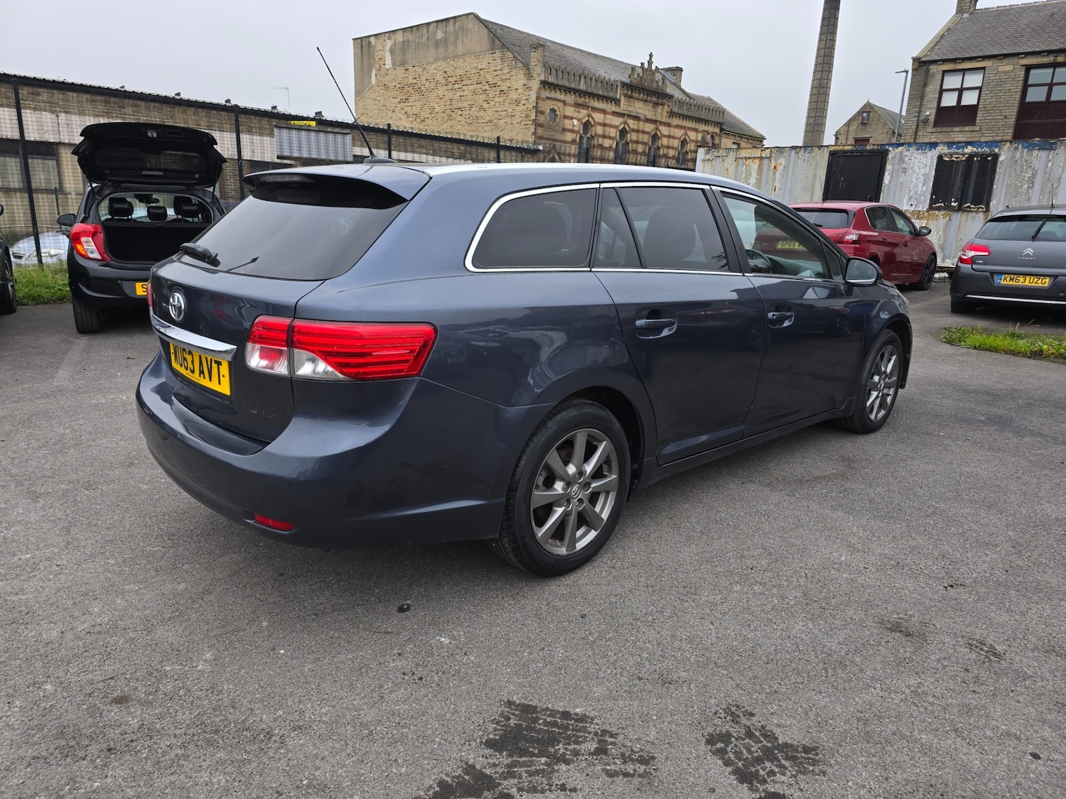 Used Toyota Avensis 2013 for sale - 76305844: Photo 9