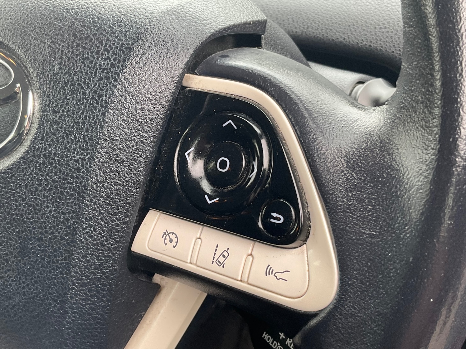 Used Toyota Prius 2017 for sale - 76422150: Photo 23