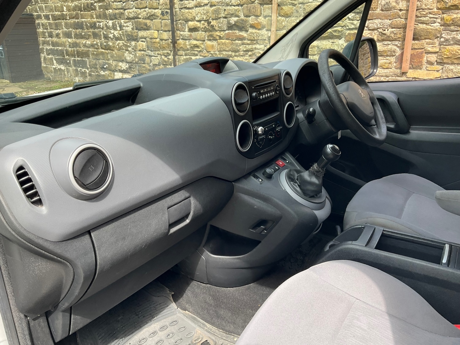 Used Peugeot Partner 2014 for sale - 76864260: Photo 21