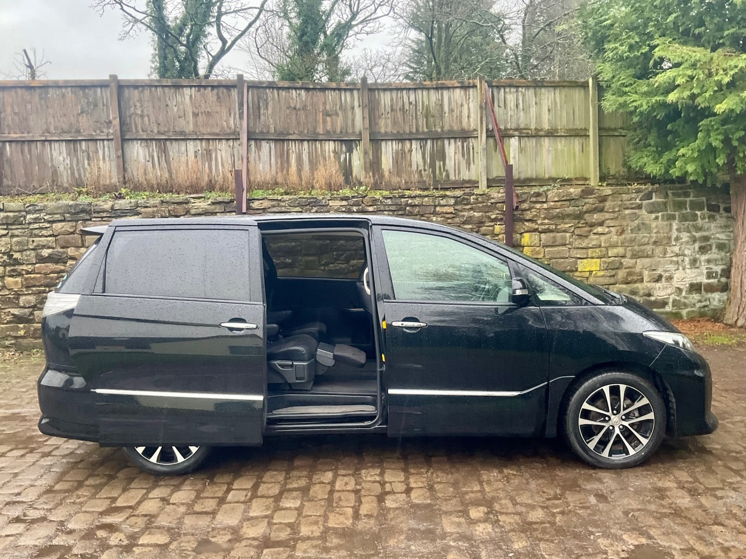 Used Toyota Estima 2014 for sale - 76946753: Photo 10