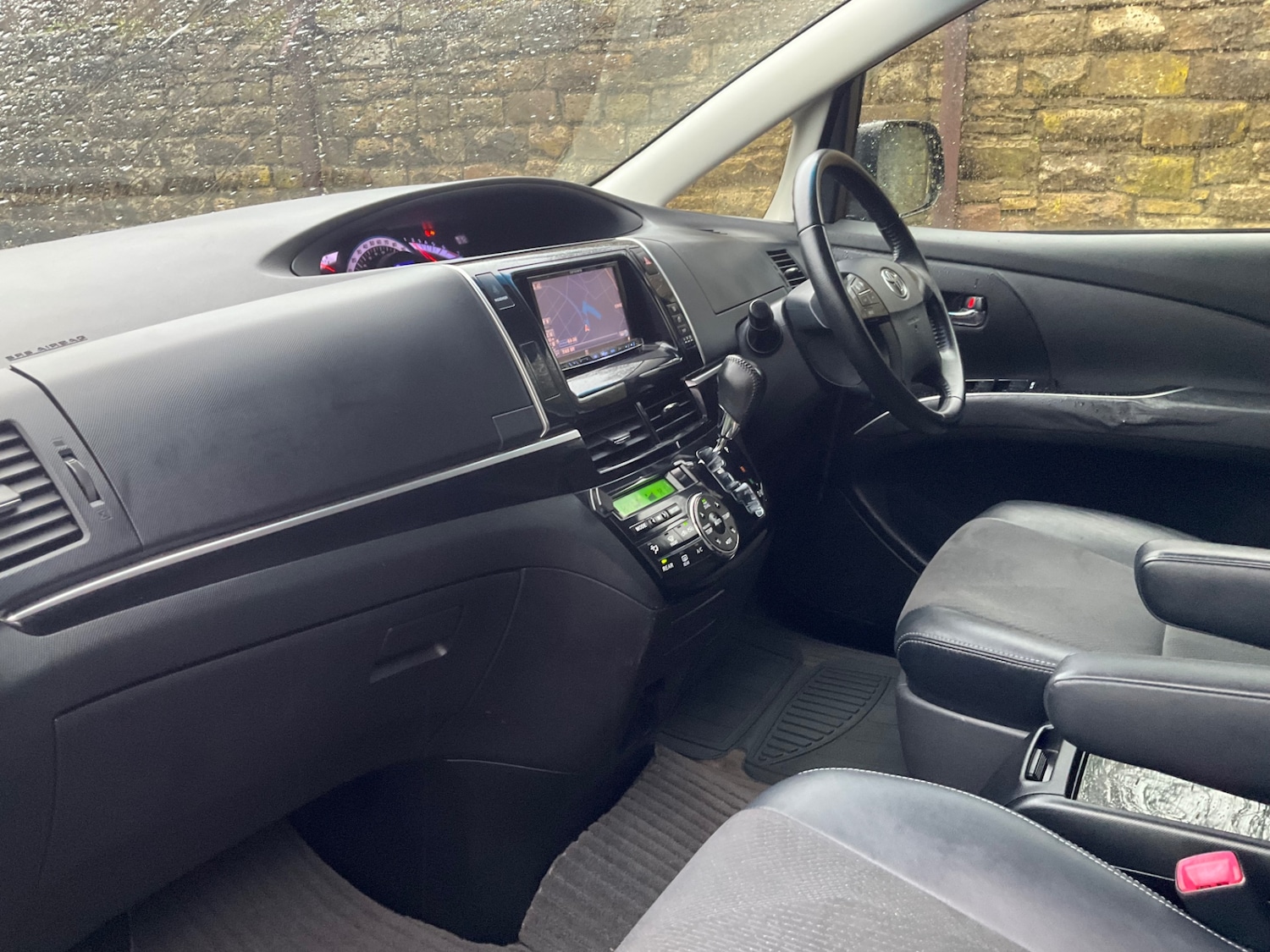 Used Toyota Estima 2014 for sale - 76946753: Photo 17