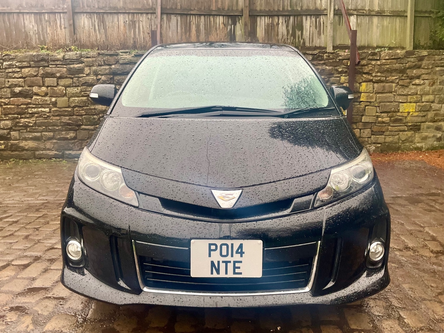 Used Toyota Estima 2014 for sale - 76946753: Photo 2