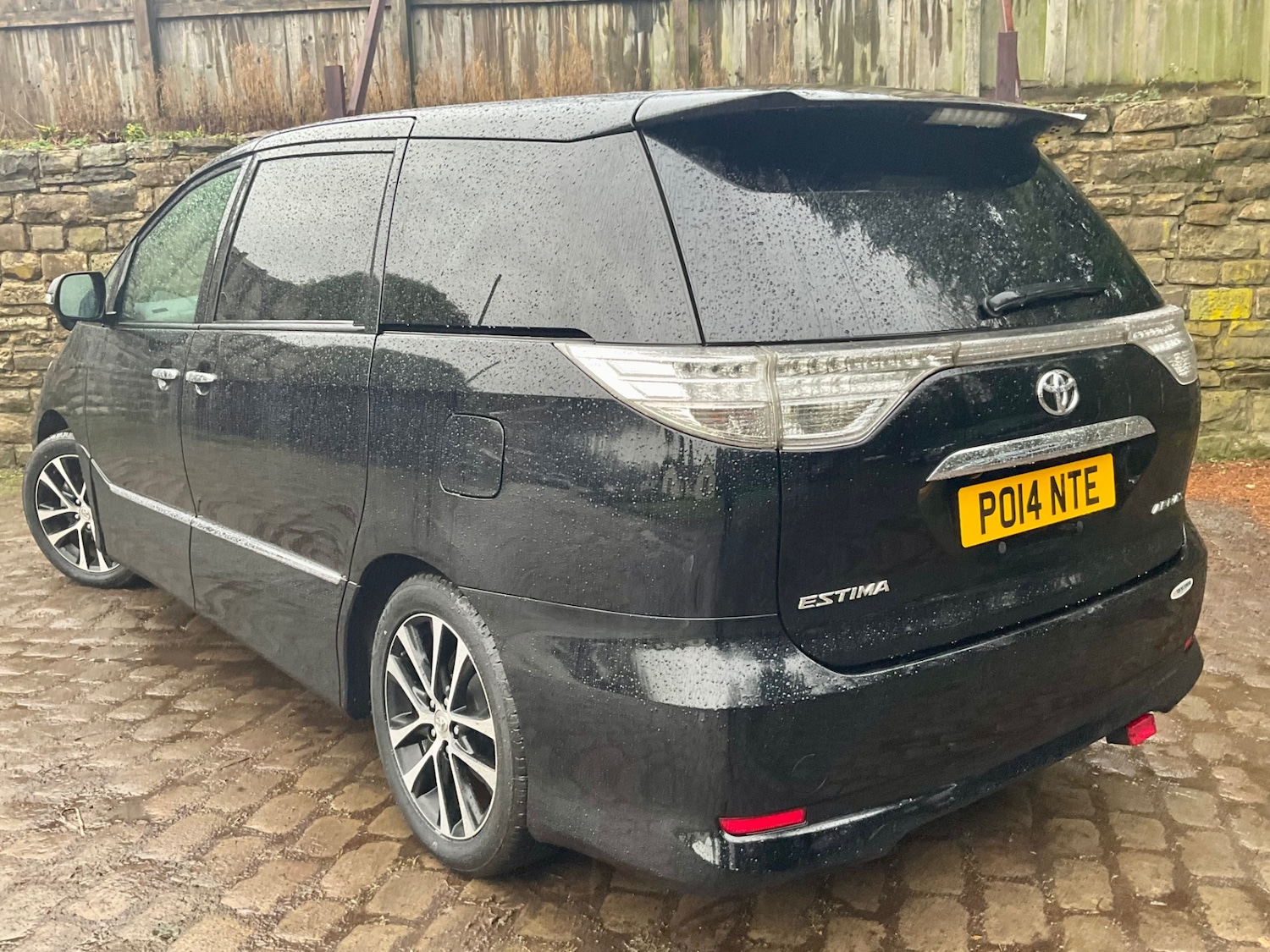 Used Toyota Estima 2014 for sale - 76946753: Photo 4