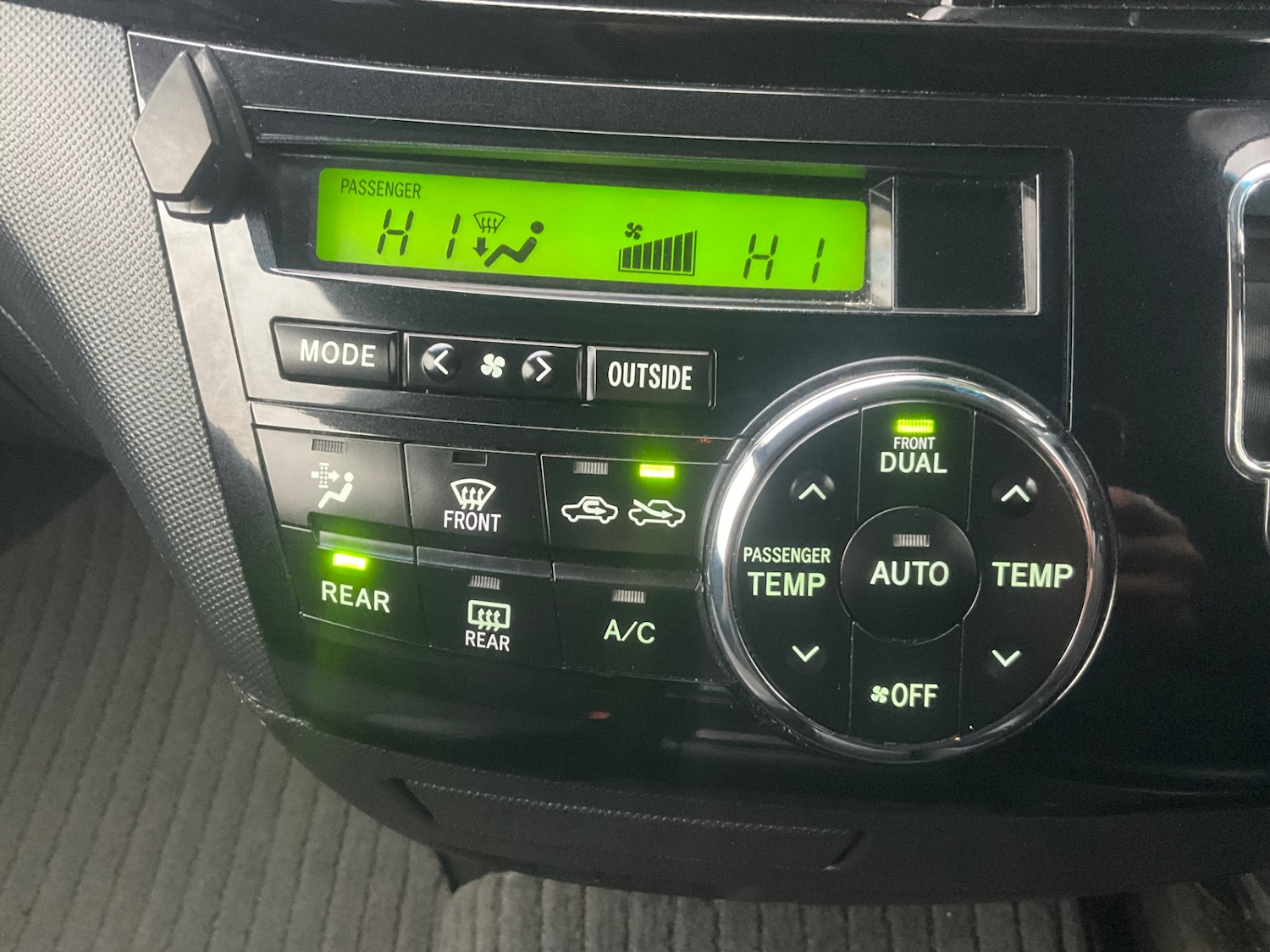 Used Toyota Estima 2014 for sale - 76946753: Photo 41