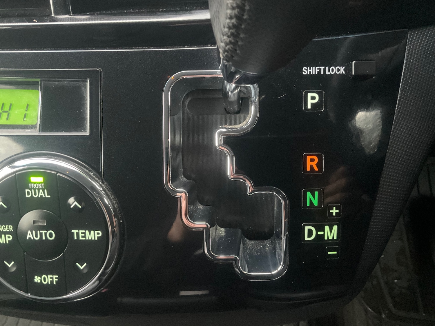 Used Toyota Estima 2014 for sale - 76946753: Photo 42