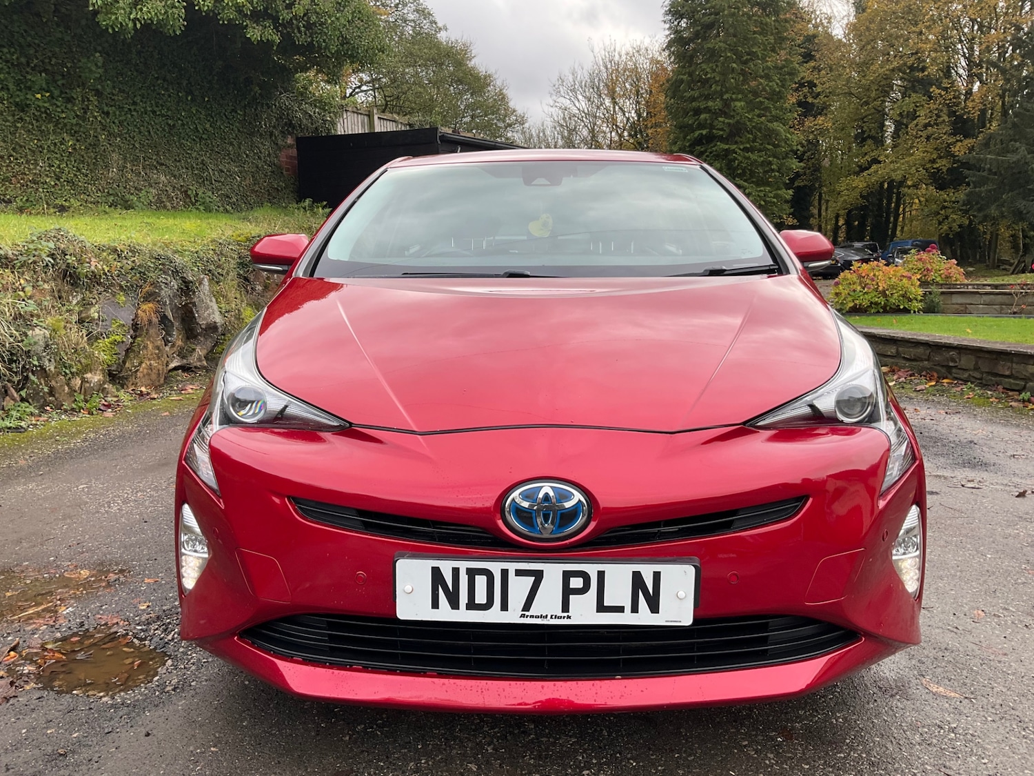 Used Toyota Prius 2017 for sale - 76636836: Photo 2