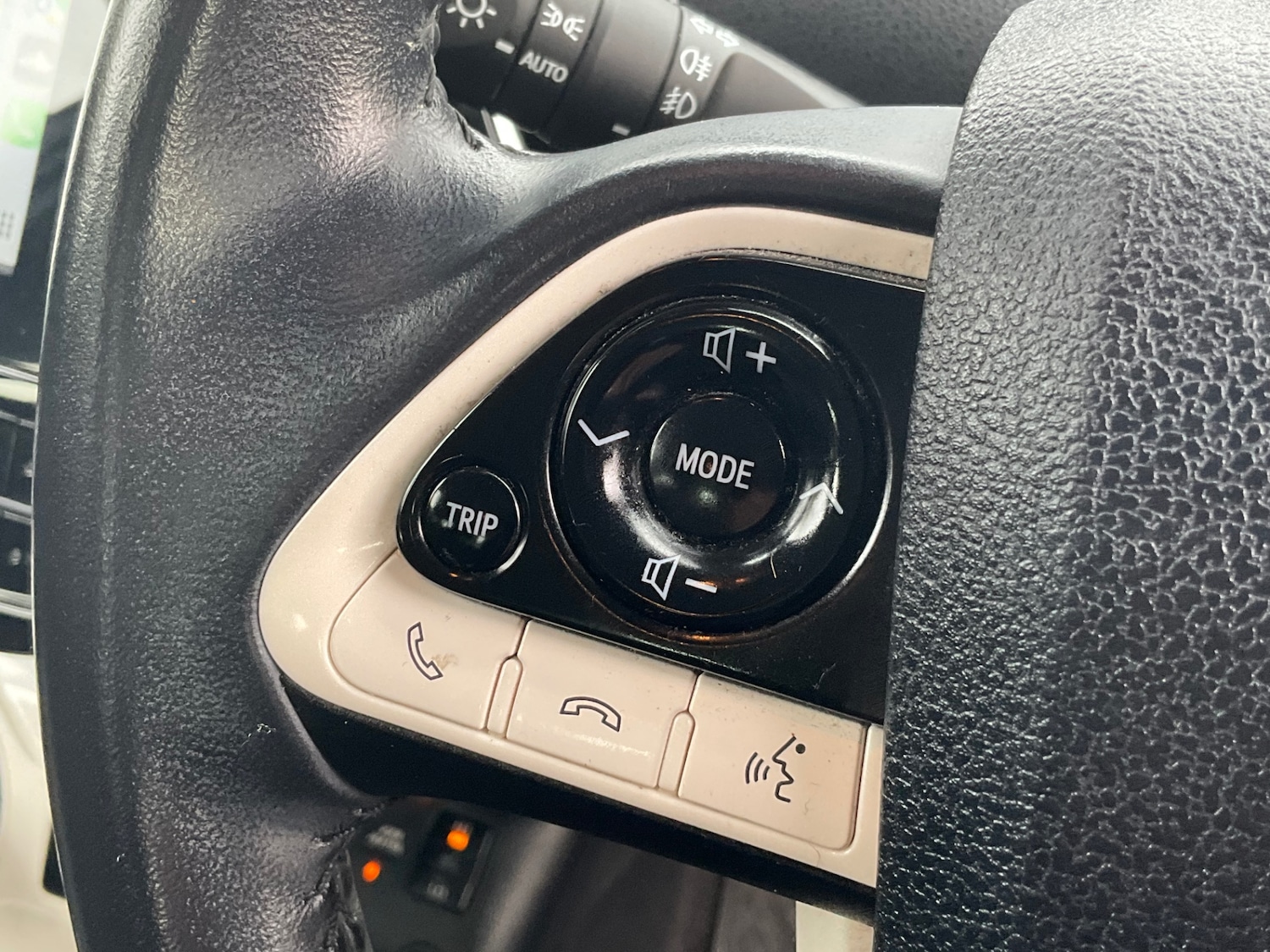 Used Toyota Prius 2017 for sale - 76636836: Photo 23