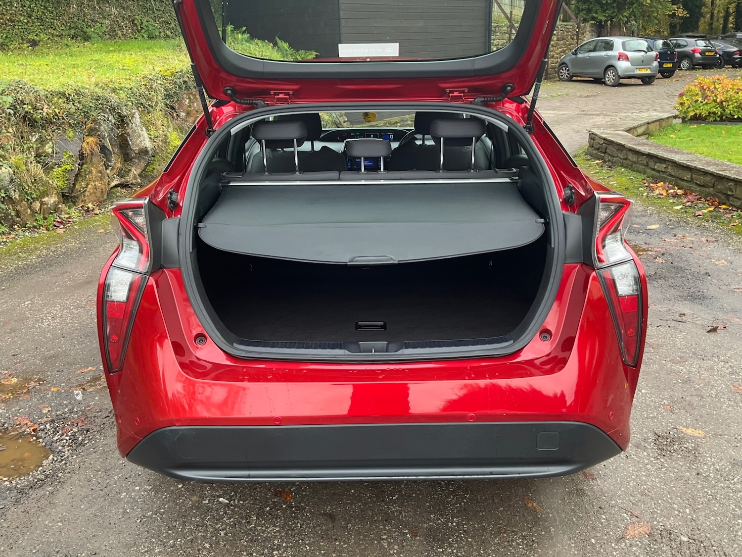 Used Toyota Prius 2017 for sale - 76636836: Photo 36