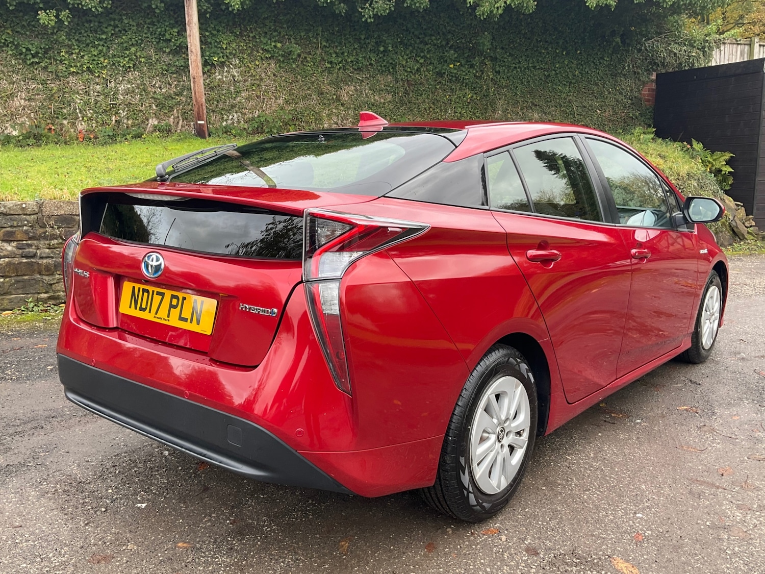 Used Toyota Prius 2017 for sale - 76636836: Photo 4