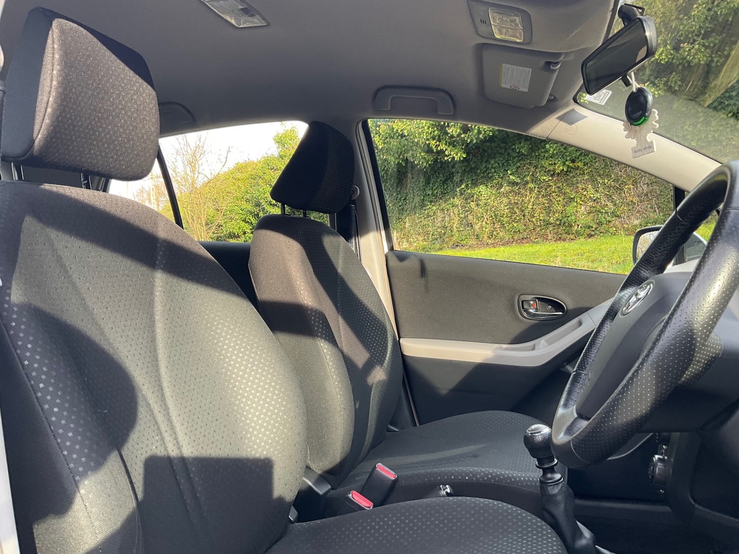 Used Toyota Yaris 2011 for sale - 77262418: Photo 11