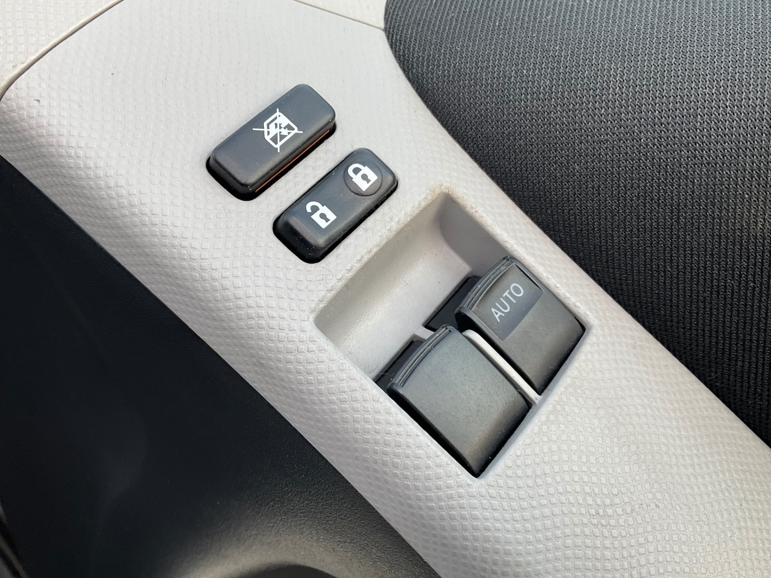 Used Toyota Yaris 2011 for sale - 77262418: Photo 30