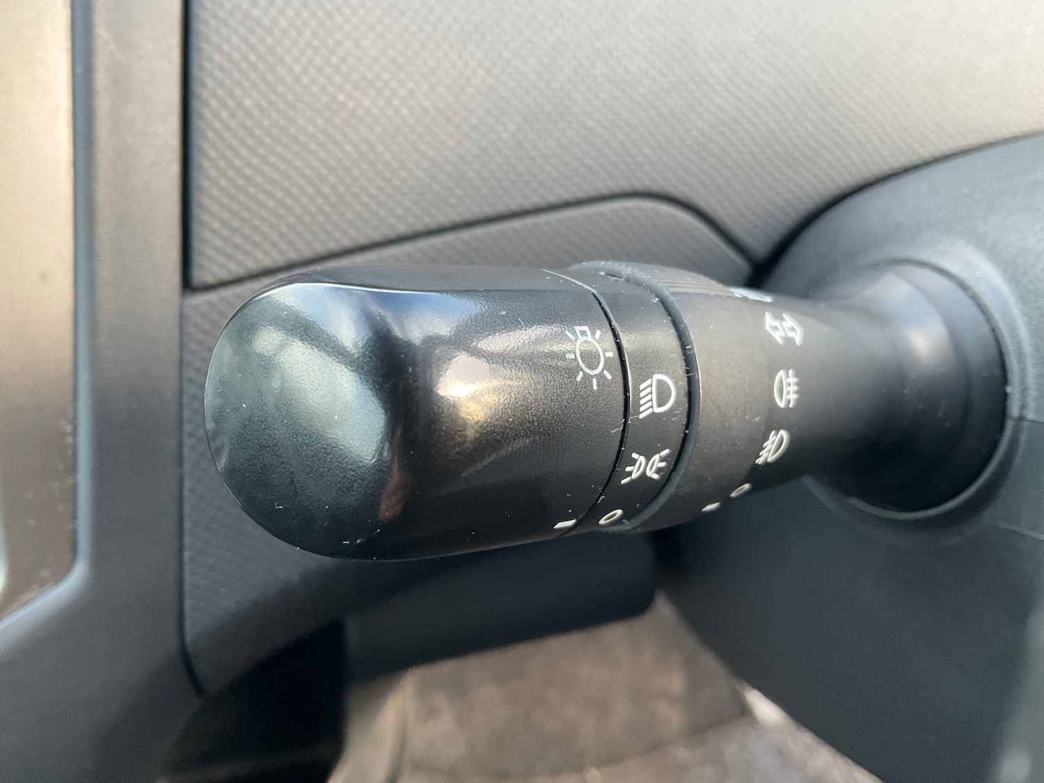 Used Toyota Yaris 2011 for sale - 77262418: Photo 34