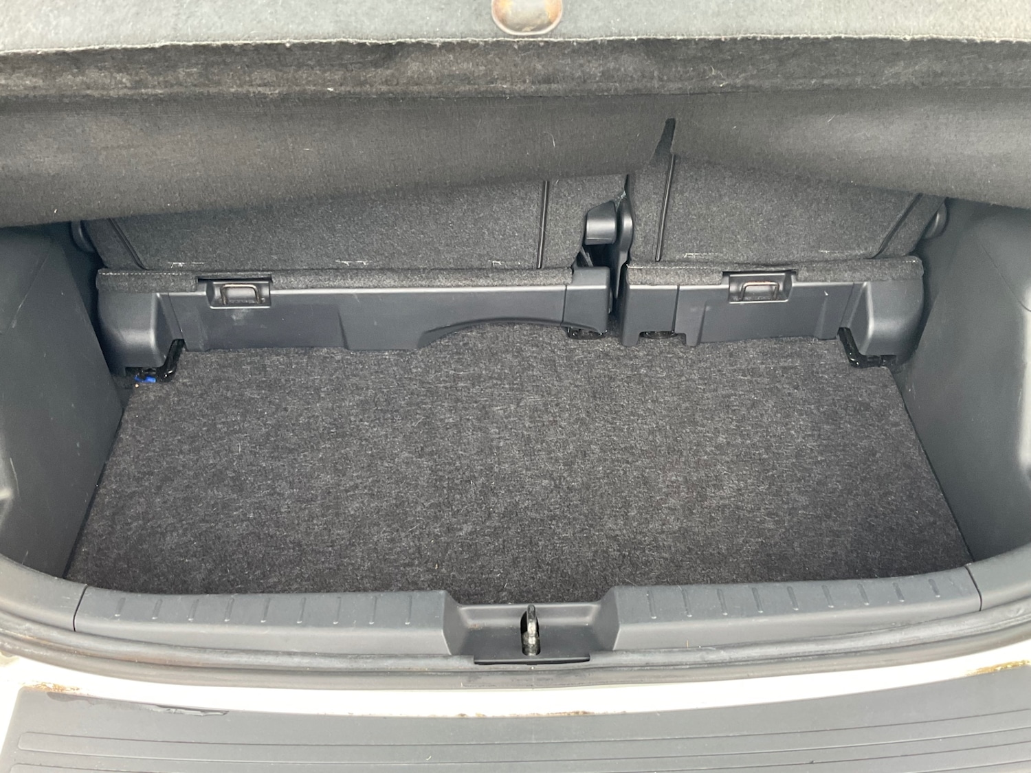 Used Toyota Yaris 2011 for sale - 77262418: Photo 36