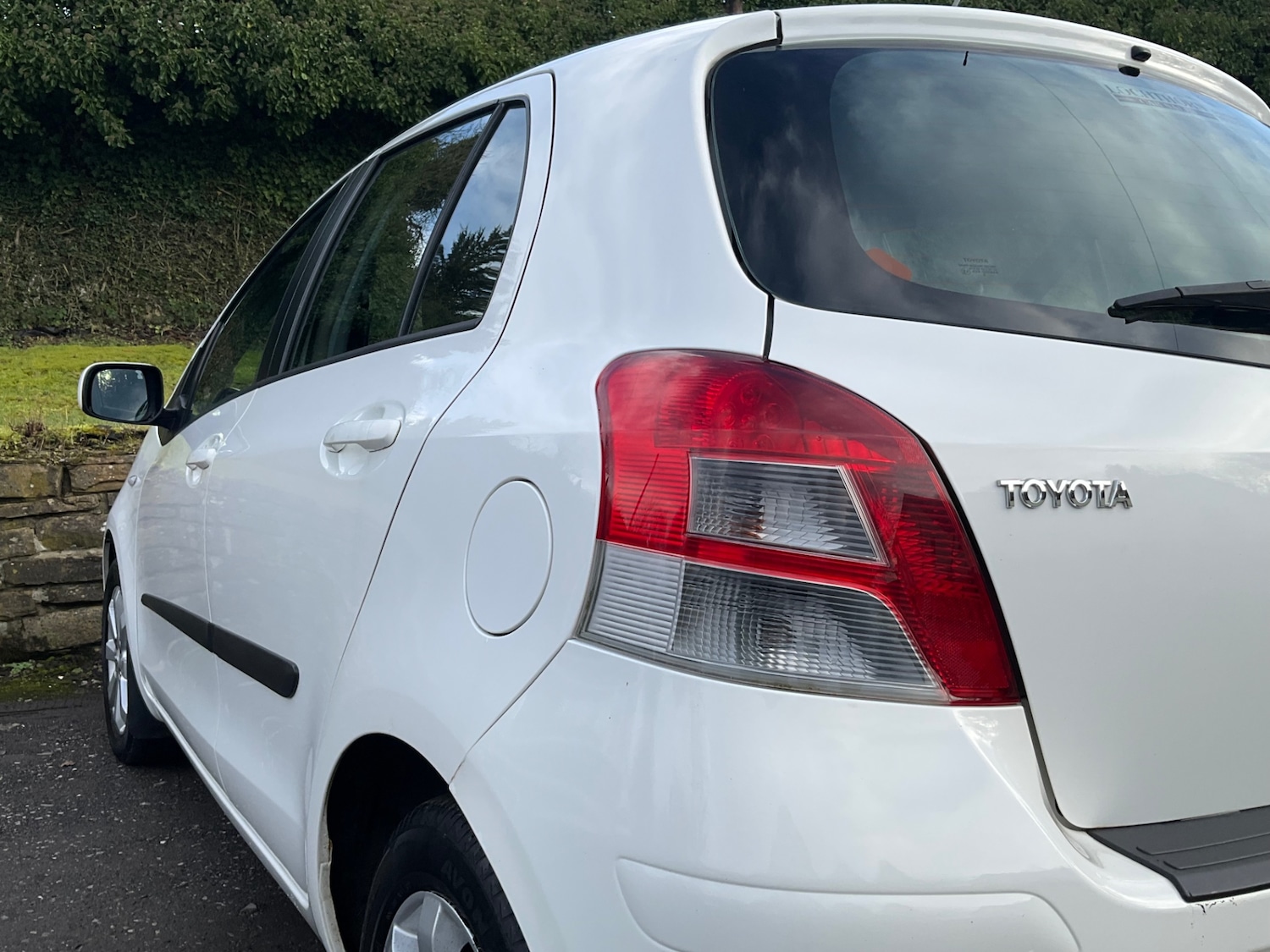 Used Toyota Yaris 2011 for sale - 77262418: Photo 49