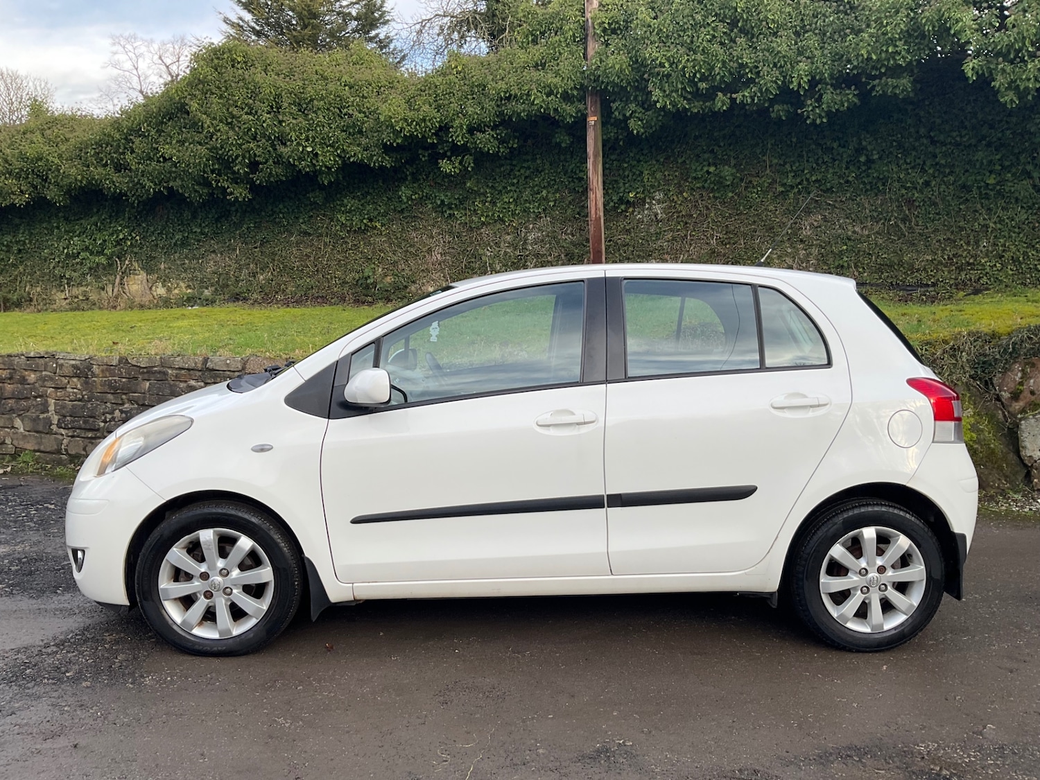 Used Toyota Yaris 2011 for sale - 77262418: Photo 7