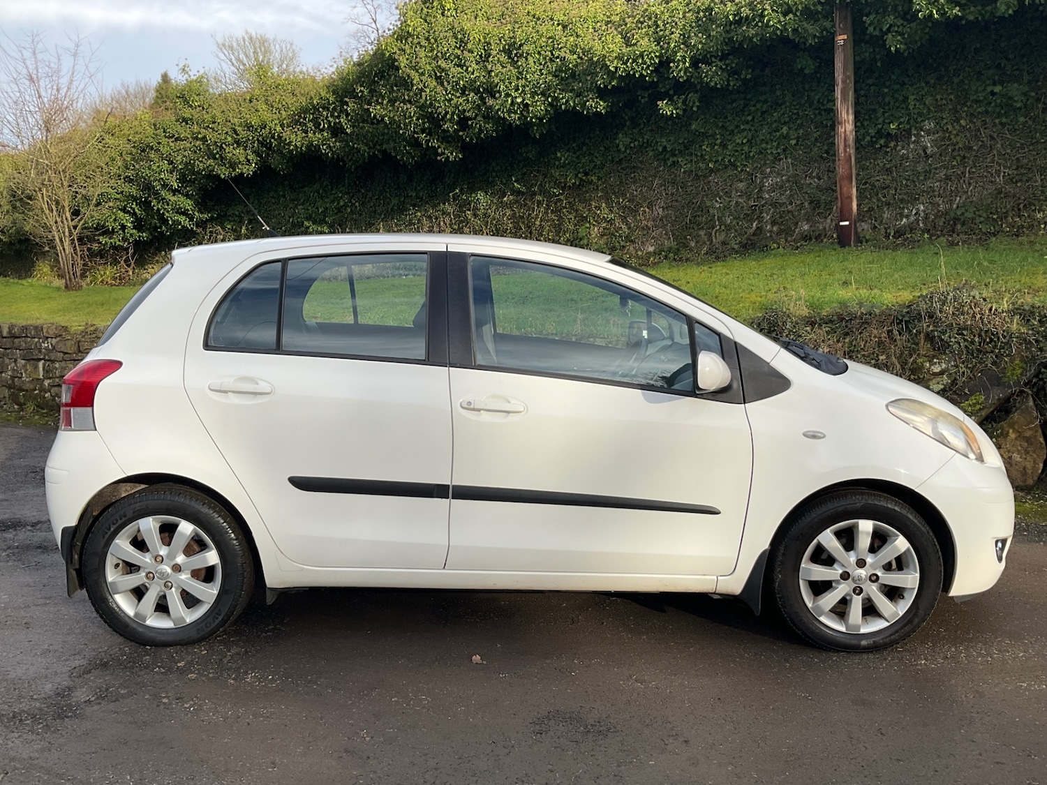 Used Toyota Yaris 2011 for sale - 77262418: Photo 8
