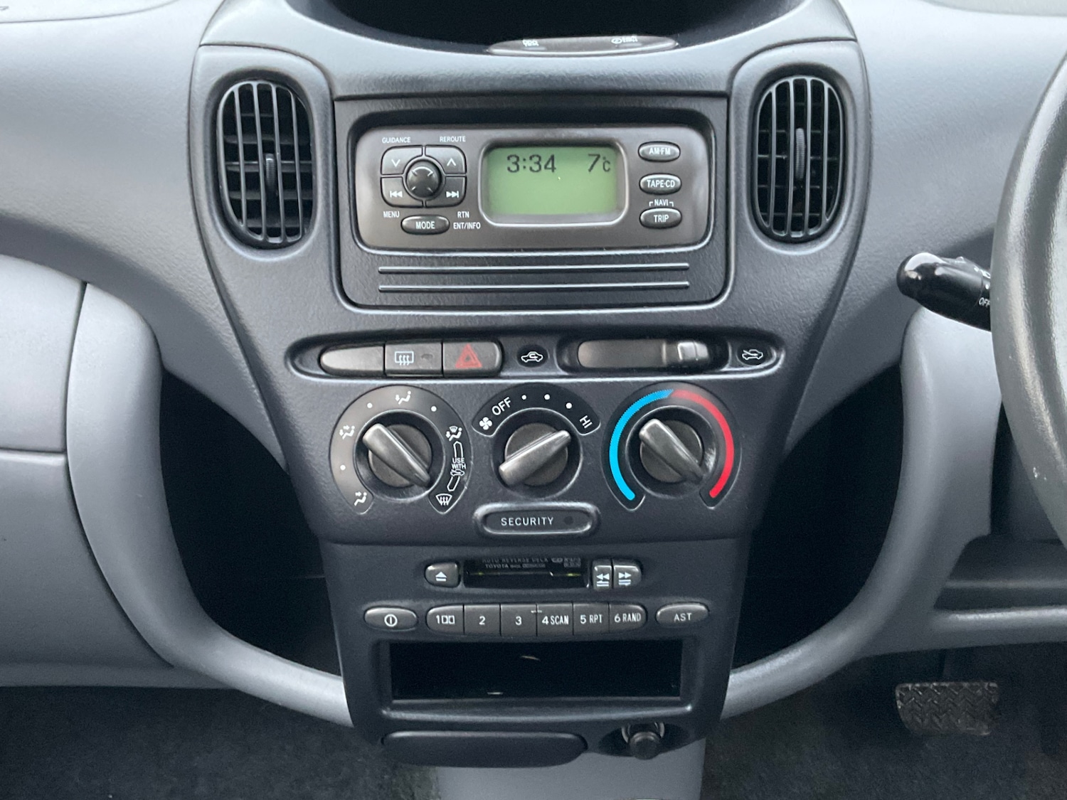 Used Toyota Yaris Verso 2003 for sale - 77210934: Photo 27