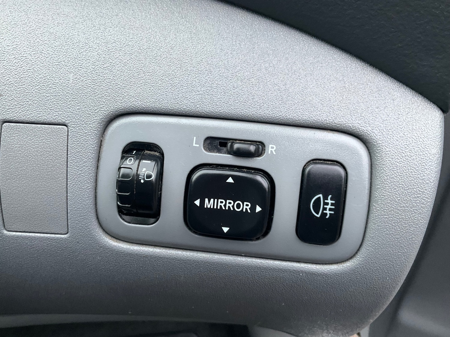 Used Toyota Yaris Verso 2003 for sale - 77210934: Photo 32