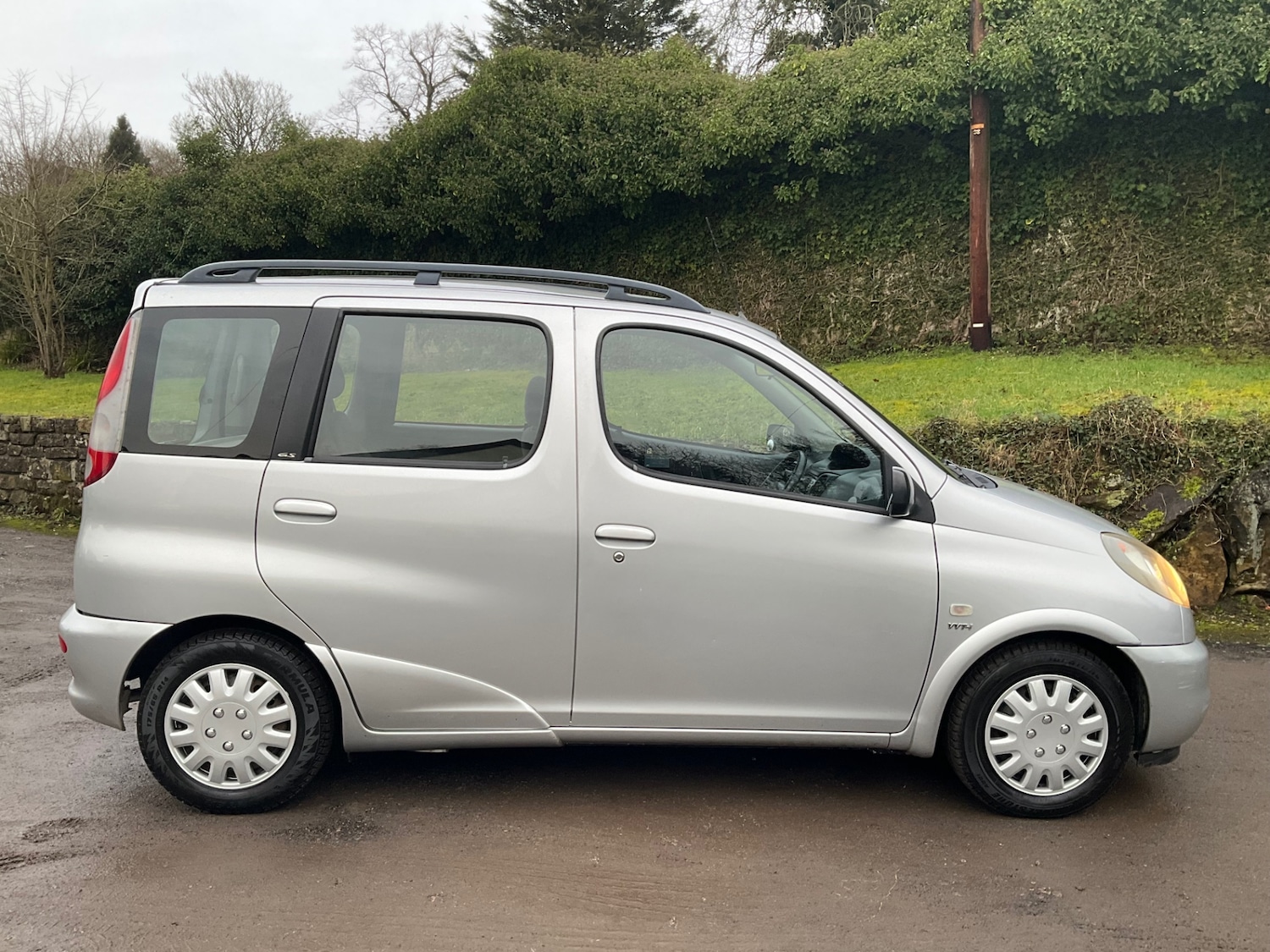 Used Toyota Yaris Verso 2003 for sale - 77210934: Photo 8