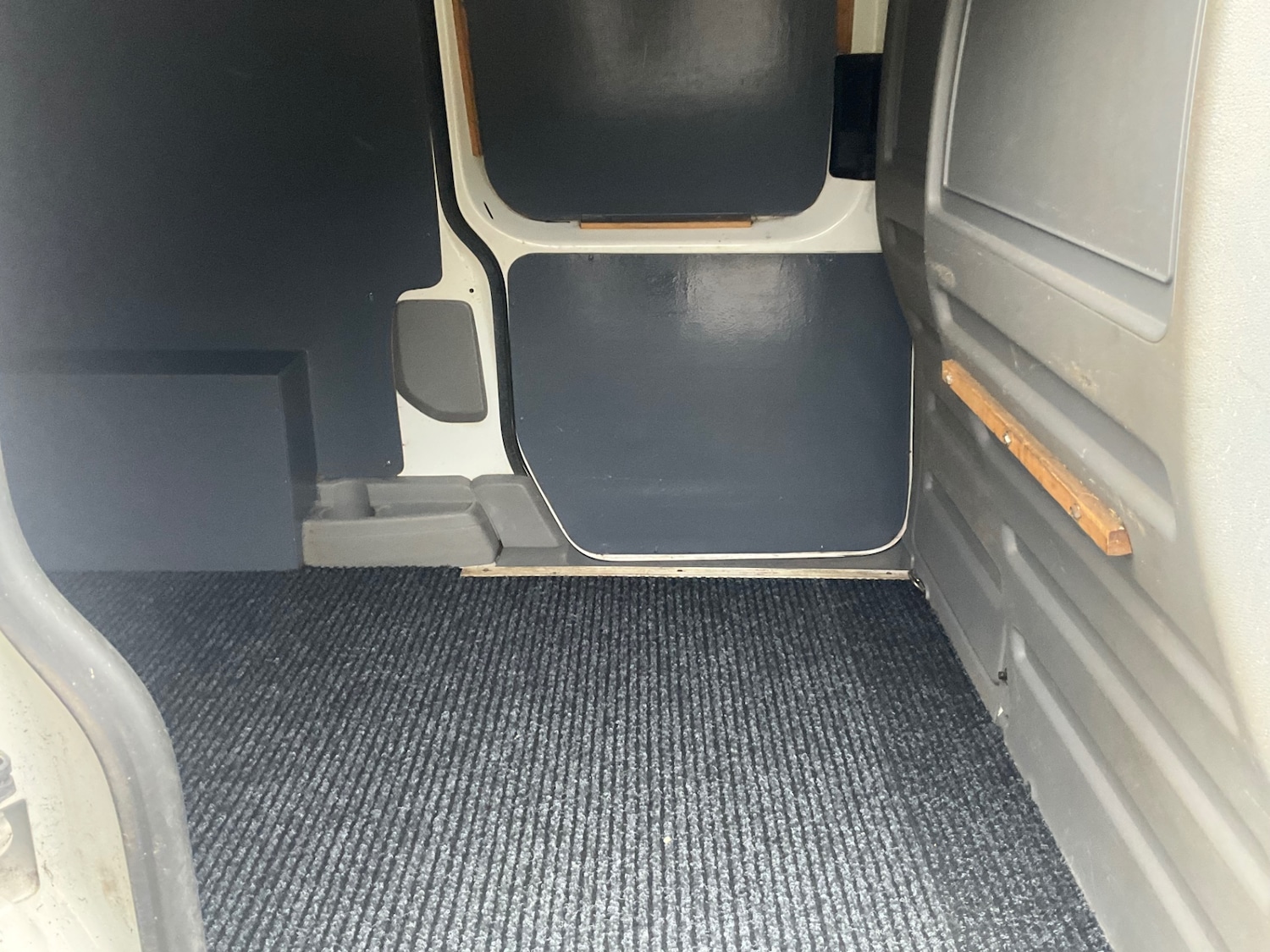 Used Volkswagen Caddy Maxi 2009 for sale - 77502874: Photo 15