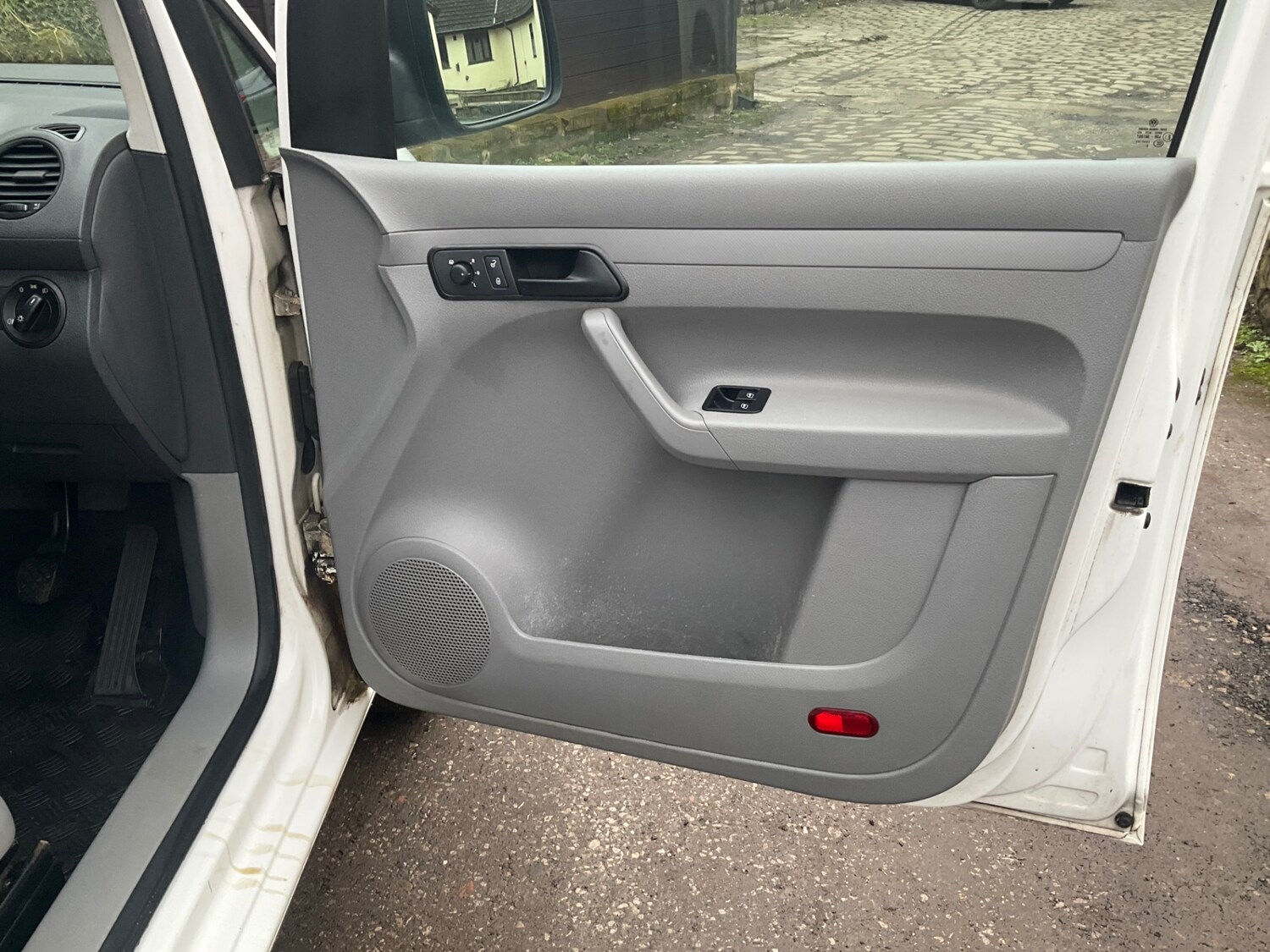 Used Volkswagen Caddy Maxi 2009 for sale - 77502874: Photo 32