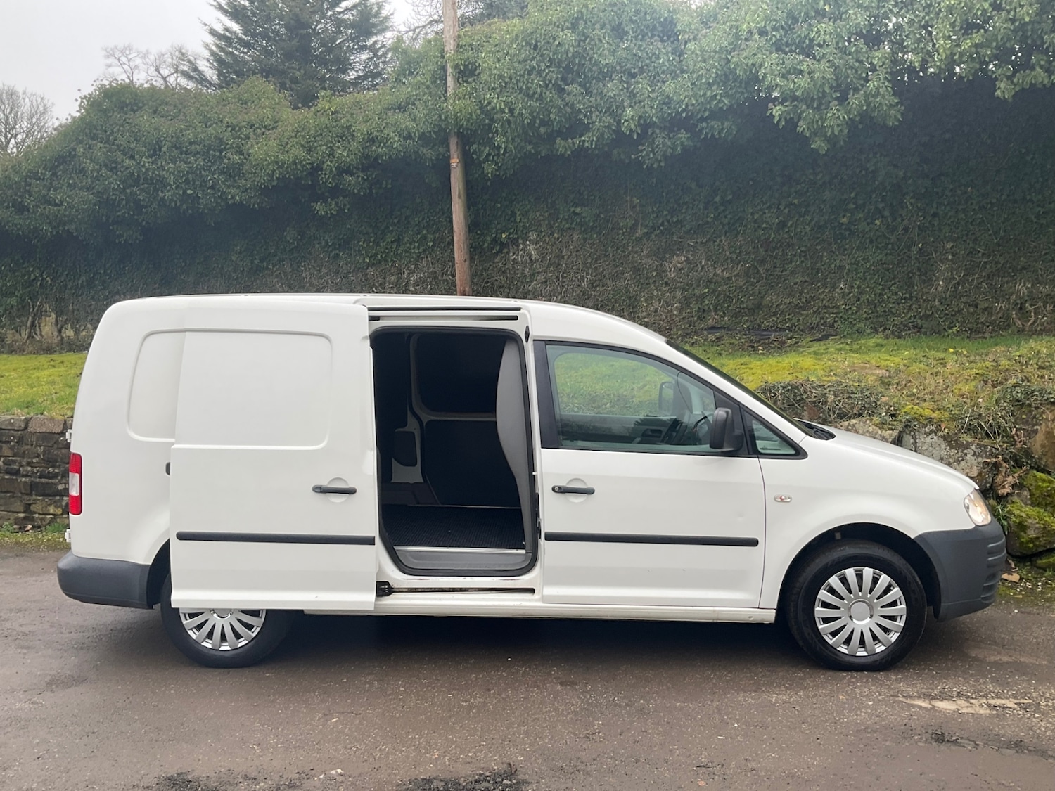 Used Volkswagen Caddy Maxi 2009 for sale - 77502874: Photo 8