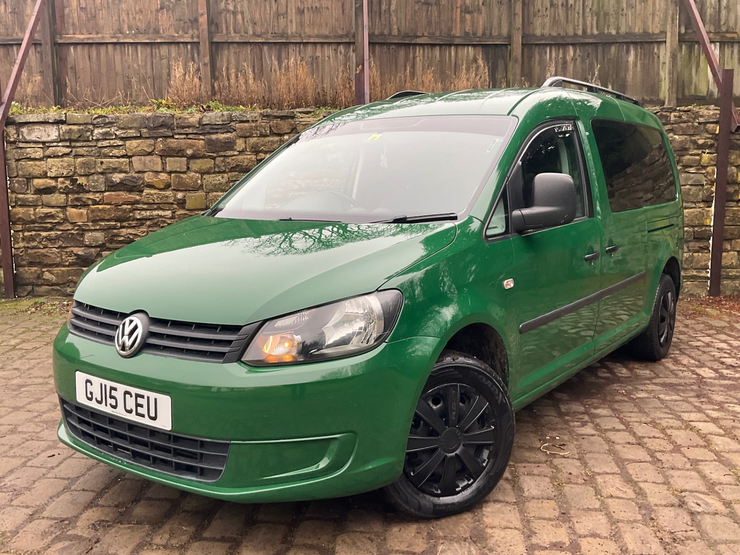 Used Volkswagen Caddy Maxi 2015 for sale - 76853911: Photo 1