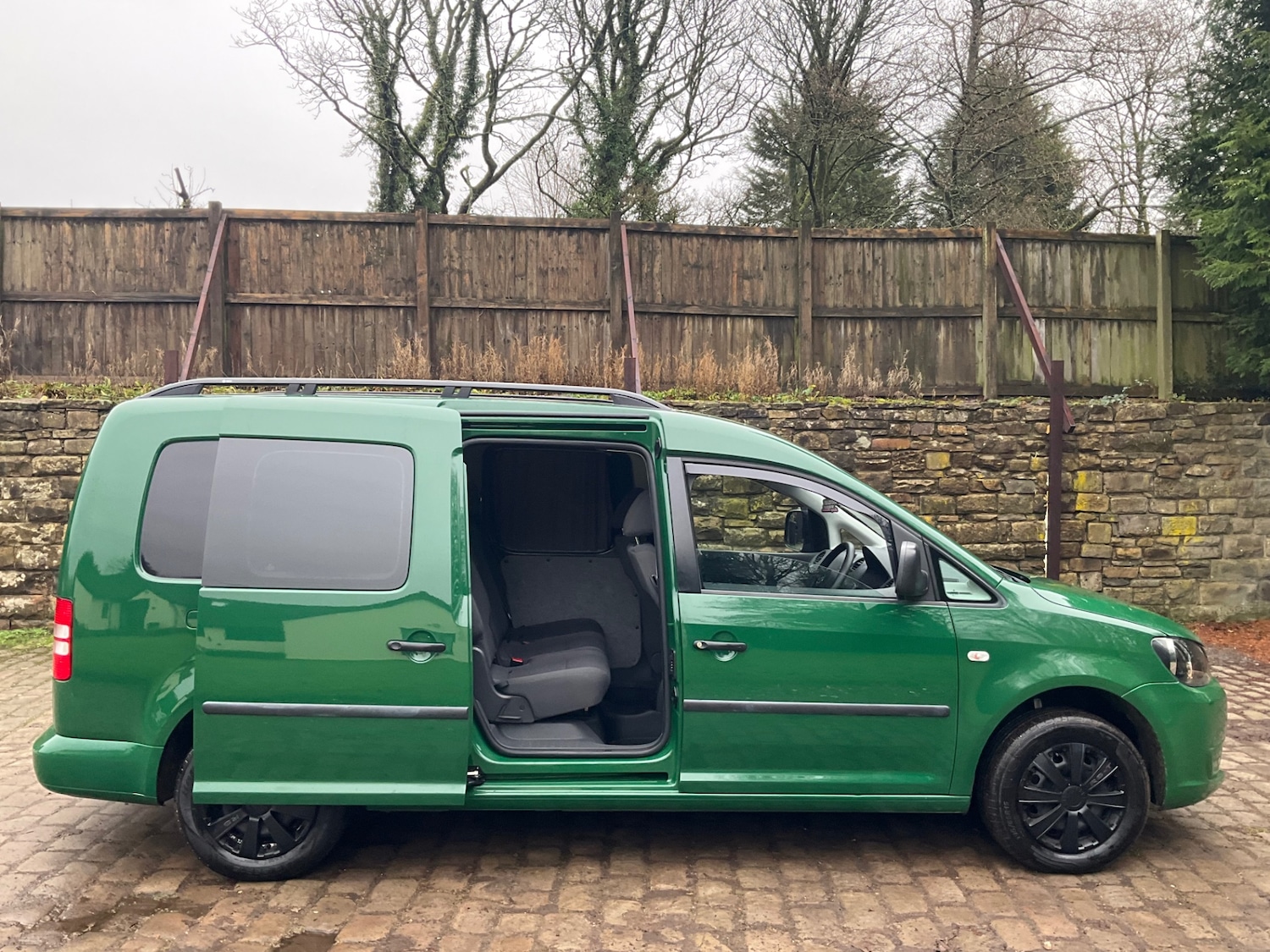 Used Volkswagen Caddy Maxi 2015 for sale - 76853911: Photo 10