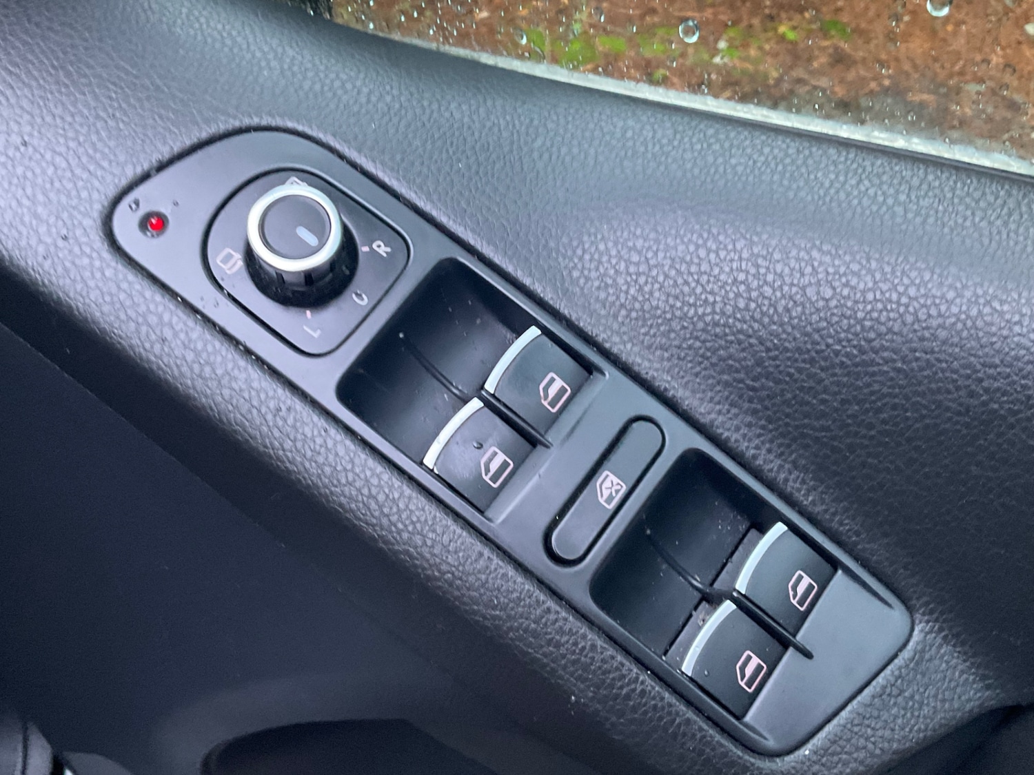 Used Volkswagen Tiguan 2012 for sale - 76911480: Photo 28