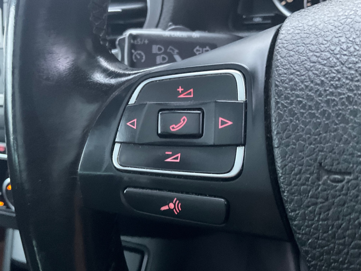 Used Volkswagen Tiguan 2012 for sale - 76911480: Photo 32