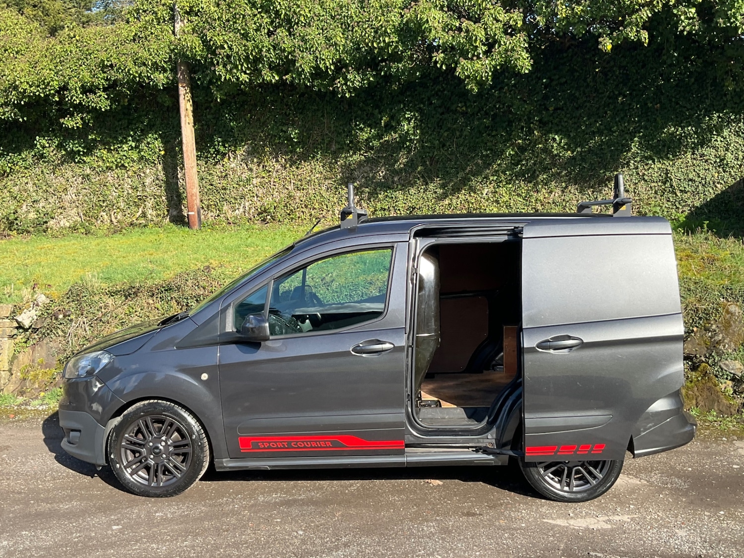 Used Ford Transit Courier 2018 for sale - 77889972: Photo 8